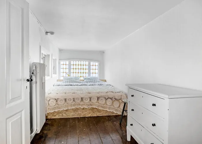 1 Bedroom Lovely In