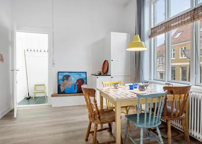 1 Bedroom Lovely In * فابورغ
